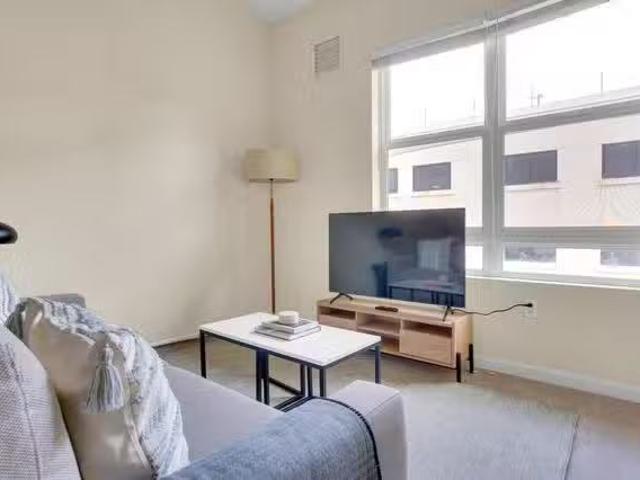 Avalon San Bruno 1, 853 Commodore Dr, San Bruno 1 Bedroom.