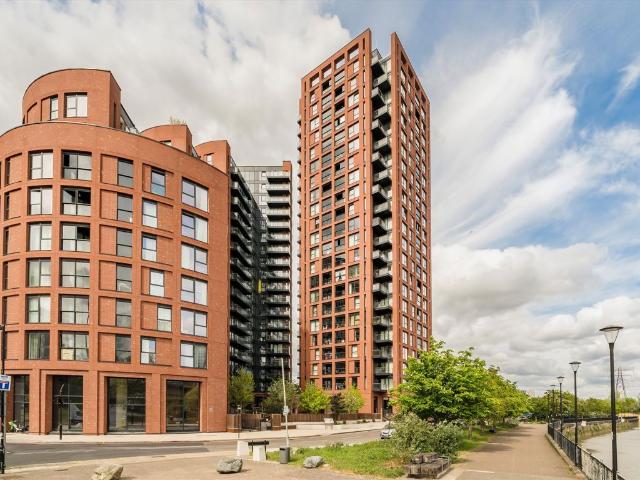 Avalon Point, Orchard Wharf, London E14, 2 bed flat to rent, £2,500 pcm | PrimeLocation