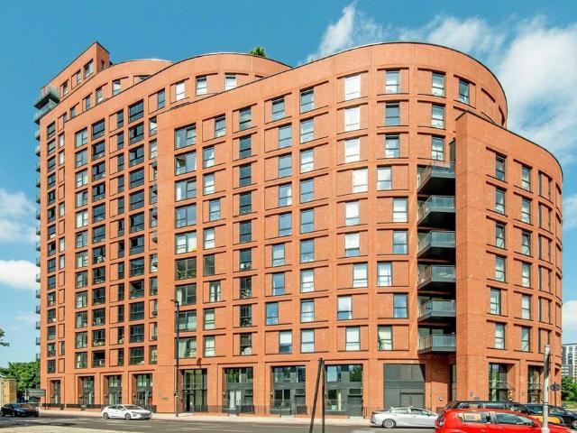 Avalon Point, London E14 3 bed flat to rent £3,250 pcm £750 pw