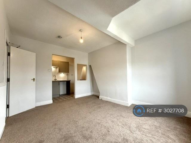 Avallon Avenue, Llandudno Junction, LL31 1 bed flat to rent £725 pcm £167 pw