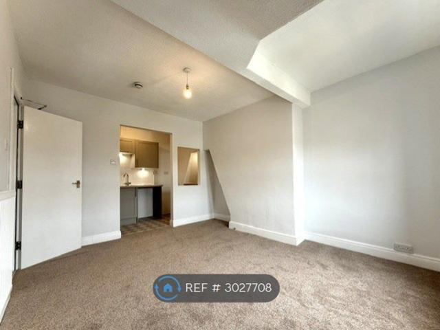 Avallon Avenue, Llandudno Junction LL31, 1 bed flat to rent, £725 pcm | PrimeLocation