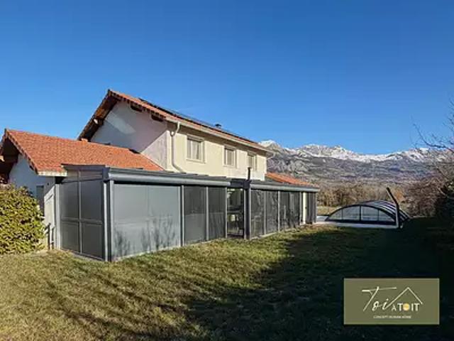 Avançon 05230 Achat / Vente maison 7 pièces t7 au dernier étage piscine