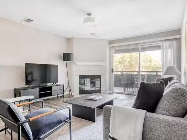 Avana Sunnyvale Apartments, 355 N Wolfe Rd, Sunnyvale 3 Bedr.