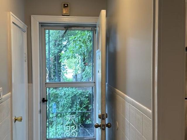 Avanew — 2 Bedroom s and 1 Bathroom s