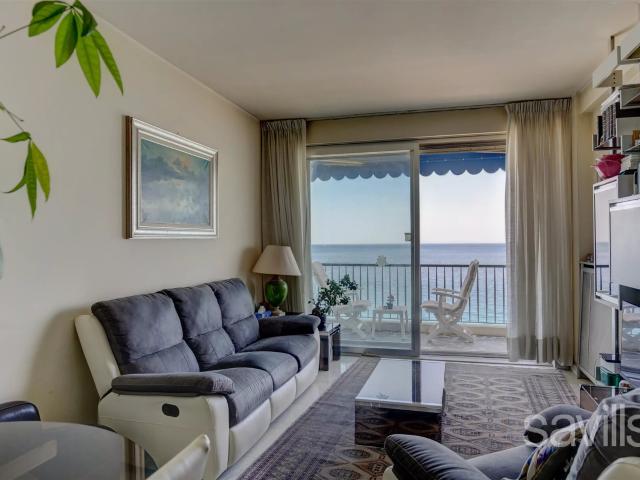 Avant Dernier étage avec terrasse face à la mer 74m² Nice