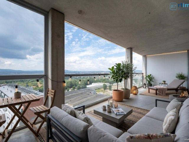 AVANT GARDE ARCHITEKTUR COOP HIMMELBLAU: 3,5 ZIMMERWOHNUNG mit riesiger Loggia und Fernblick