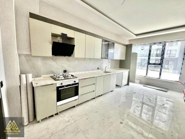 Avantaj'dan Kıbrısköy'de Site İçerisin'de 3+1 Ebevy.banyol Daire