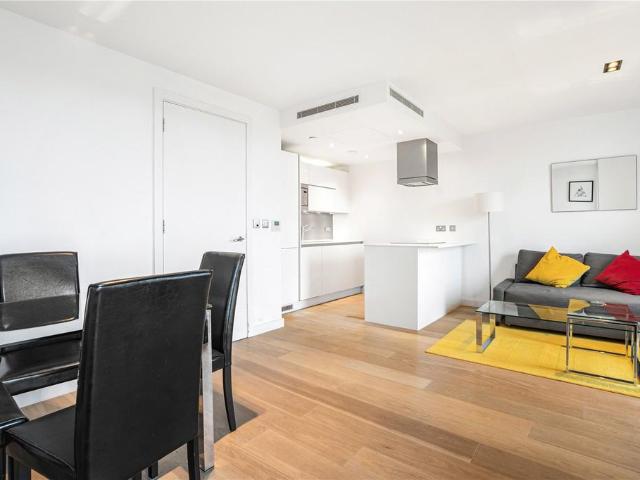 Avantgarde Place, Shoreditch, London, E1 1 bed apartment to rent £2,700 pcm £623 pw