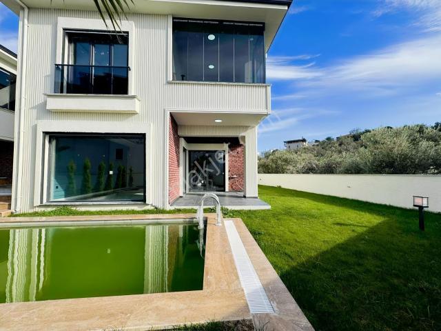 Avcı'dan Müstakil Havuzlu 110m2 Taban Oturumlu 2 Katlı Villa