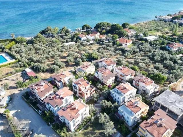Avcıdan Narlı Altı Denize 100 Metre 4+1 Komple Tadilatlı Villa