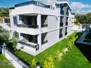 Avcıdan Altınoluk Narlı Manzaralı Geniş Oda 4+1 Villa
