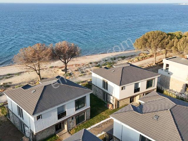 Avcı'dan Denize Sıfır Tam Müstakil 300m2 Net 2 Katlı üçüncü Sıra