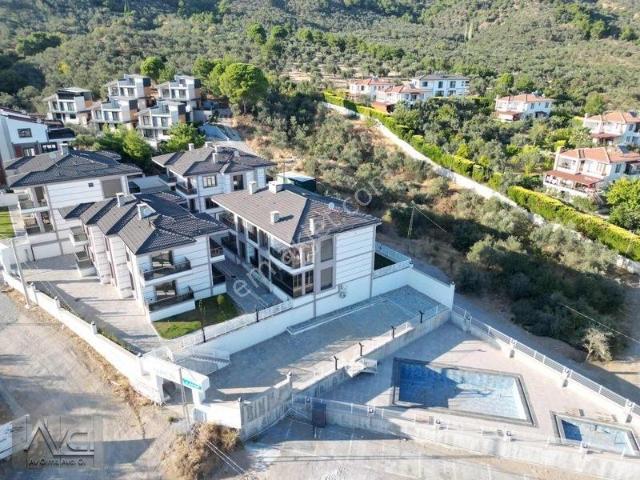 Avcıdan Güre Havuzlu Site Otoparklı Manzaralı 2+1 Daireler