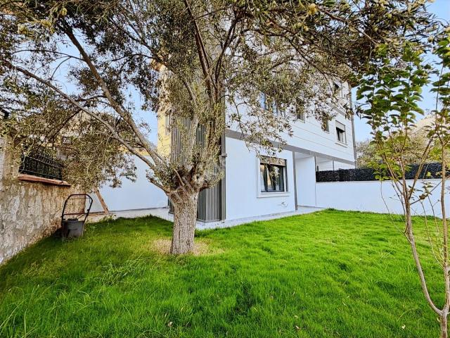 Avcı'dan Küçükkuyu'da Deniz Manzaralı 3+1 Denize 250 Mt Villa