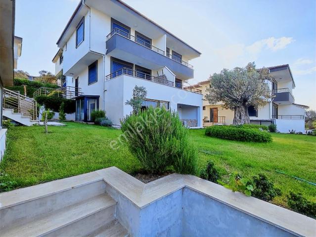Avcı'dan Pelitköy'de Denize 100mt Deniz Manzaralı 4+2 Villa
