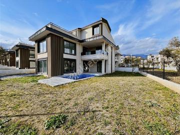 Avcı'dan 400m2 Arsa İçinde 5+1 Loft Havuzlu Villa