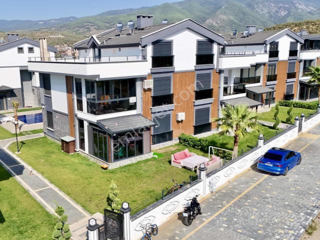 Avcı'dan 5+1 Havuzlu Güvenlik Denize 250mt Giriş Odalı Villa