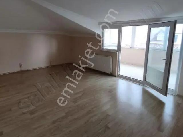 Avcılar Mustafa Kemal Paşa Mahallesinde Kiralık 1+1 Çatı Katı