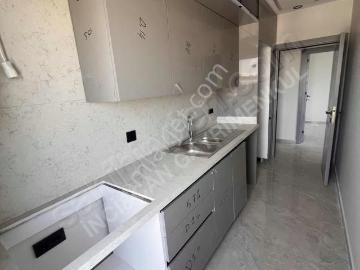 Avcılar Merkez De Caddeye Cephe 2+1 Köşe Ofise Uygun Daire