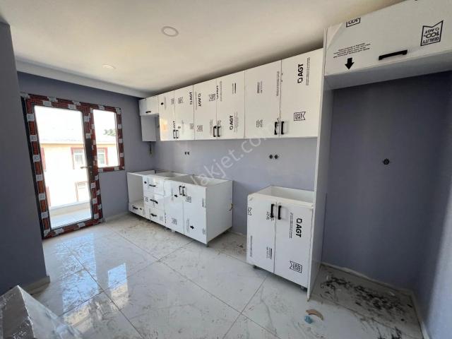 Avcılar Merkez’de Geniş Teraslı Sıfır Binada Satılık 4+2 Dubleks Daire