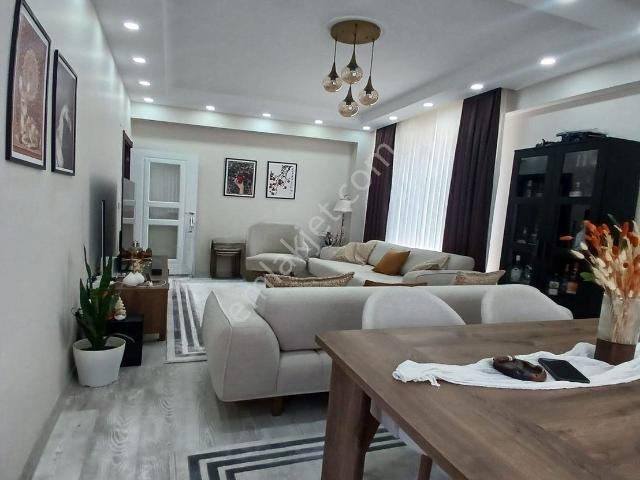 Avcılar Ambarlı Zehra Konaklarında 2+1 Satılık Daire