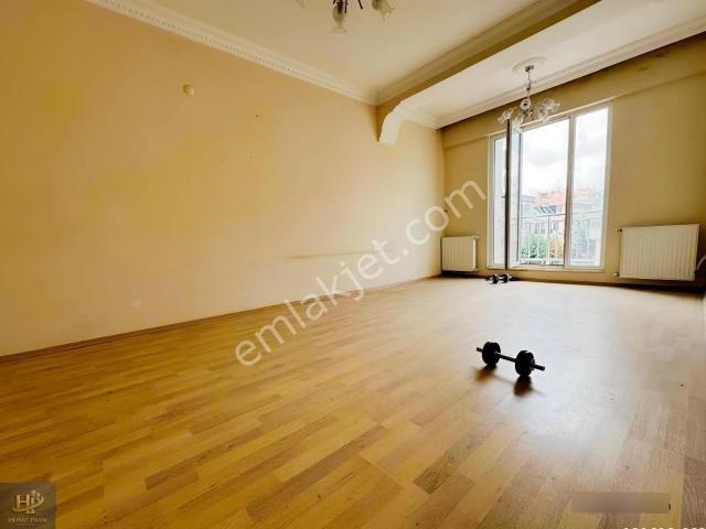 Avcılar Cihangir Mah.ana Cadde Üstünde 4+2 Teraslı Dubleks Daire