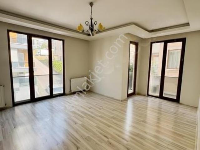 Avcılar Cihangir Mh. Balkonlu Satılık Temiz 2+1 Daire Boş