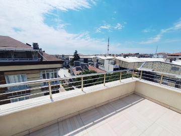Avcılar E 5'e Yürüme Mesafesinde Satılık 2+1 Teras Katı Daire