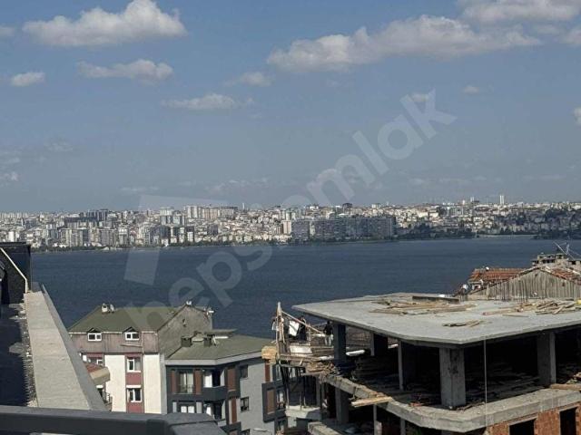 Avcılar gümüşpala da göl manzaralı teras kat satılık 2+1