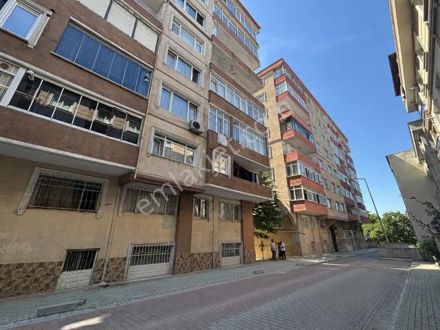 Avcılar Gümüşpalada Asansörlü Ve Bakımlı Binanın Şirin Dairesi