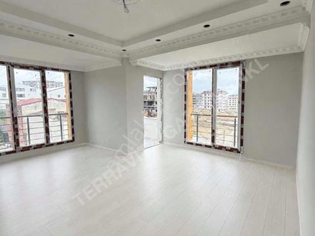 Avcılar Tahtakale Mahallesinde 2+1 Kiralık Yeni Asonsörlü Daire
