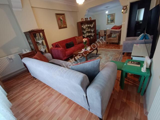 Avcılar Üniversite Mahallesi 5+2 Geniş Teraslı Satılık Daire