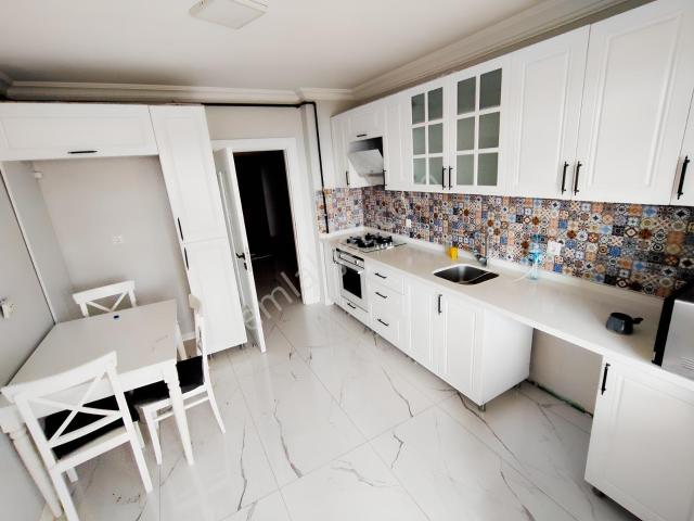Avcılarda Dede Korkut Okul Yanı Yapılı 3+1 Kiralık Daire