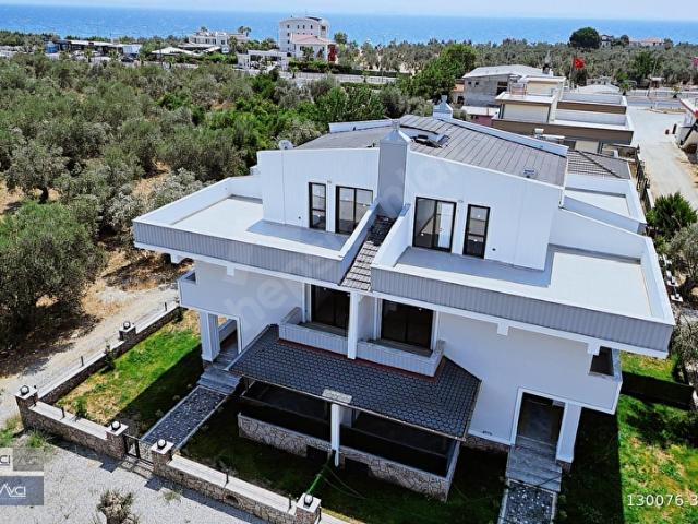 AVCI'dan ALTINOLUK DENİZE 250MT MANZARALI 3+1 TRİPLEKS VİLLA