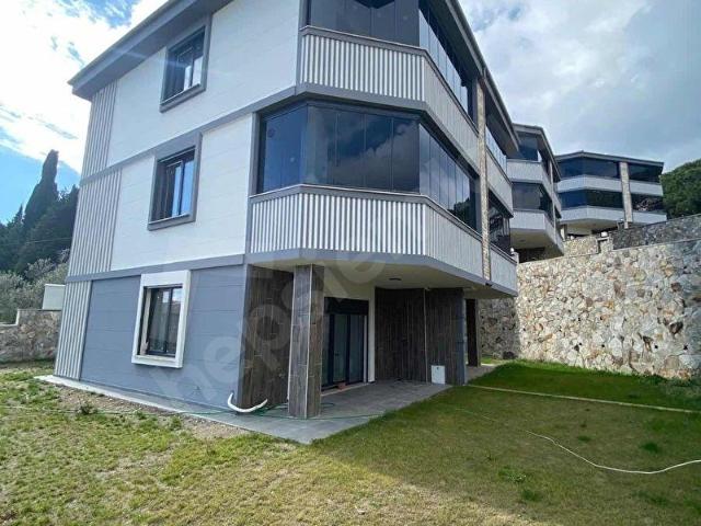 AVCIDAN ALTINOLUK PANORAMİK DENİZ MANZARALI LÜX 3+2 VİLLA