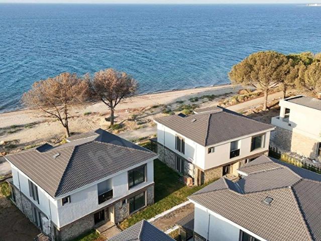 AVCI'DAN DENİZE SIFIR TAM MÜSTAKİL 300M2 NET 2 KATLIÜÇÜNCÜ SIRA