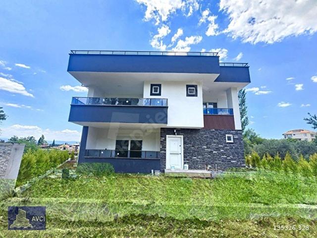 AVCI'DAN GÜRE'DE GİRİŞTE ODALI GENİŞ 5+1 VİLLA