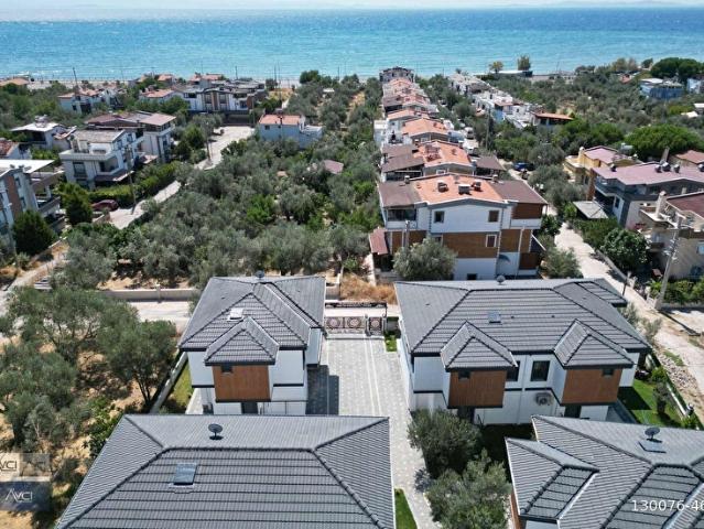 AVCI'DAN KÜÇÜKKUYU 2+1 0 FIRSAT VİLLA DENİZE 200M