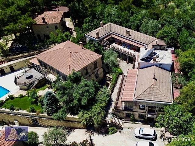 AVCI'DAN YEŞİLYURT KÖYÜNDE 9 ODALI 775M2 ARSA İÇİNDE OTEL
