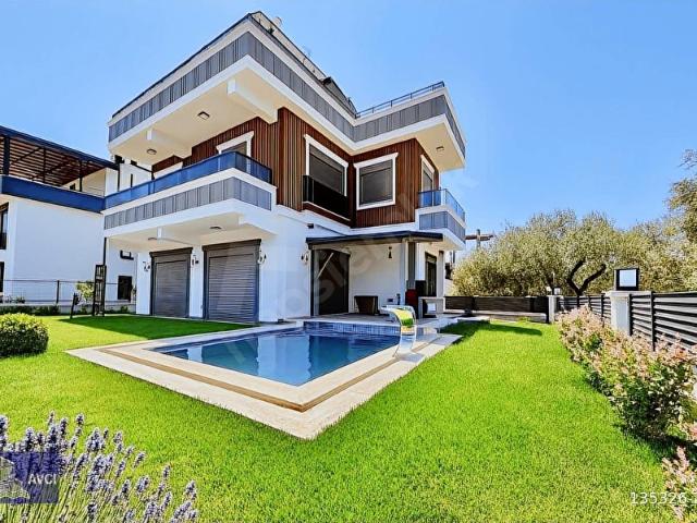 AVCI'DAN YOL ALTI 400M2 ARSALI MÜSTAKİL HAVUZLU 6+1 VİLLA