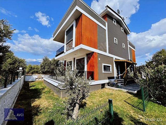 AVCI'DAN 4+1 YERDEN ISITMALI SIFIR VİLLAdeniz 350mt