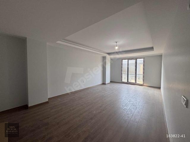 AVCILAR MERKEZDE VİTRİN PARKTA SIFIR 110 M LÜKS 2+1