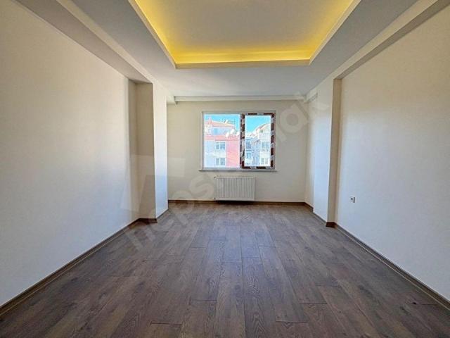 AVCILAR MERKEZDE 6+2 SIFIR KAPALI OTOPARKLI DUBLEX DAİRE
