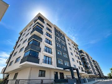 AVCILAR CİHANGİR MH.SIFIR OTOPARKLI METROBÜSE YÜRÜME 2+1 SATILIK