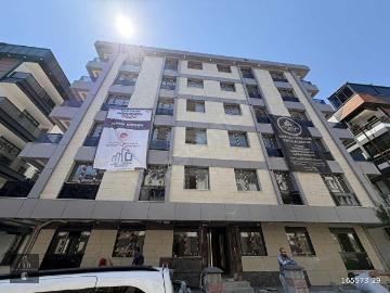 AVCILAR GÜMÜŞPALA'DA DENİZ MANZARALI 100 m 2+1 FIRSAT DAİRE!