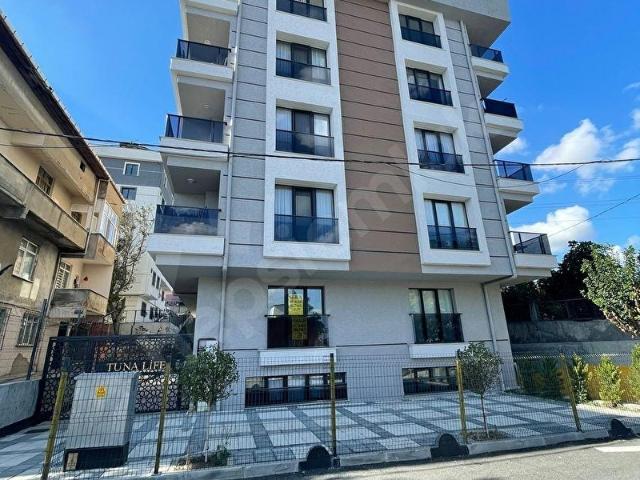AVCILAR TAHTAKALE MAHALLESİNDE İSKANLI SATILIK 4+2 DUBLEKS DAİRE