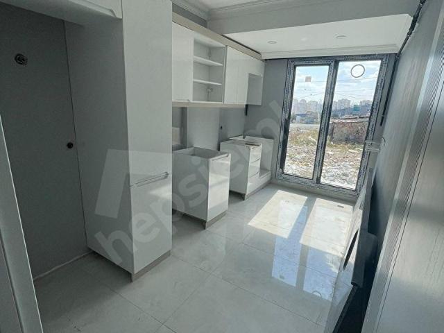 AVCILAR TAHTAKALE MAHALLESİNDE SATILIK 2+1 YÜKSEK GİRİŞ BALKONLU
