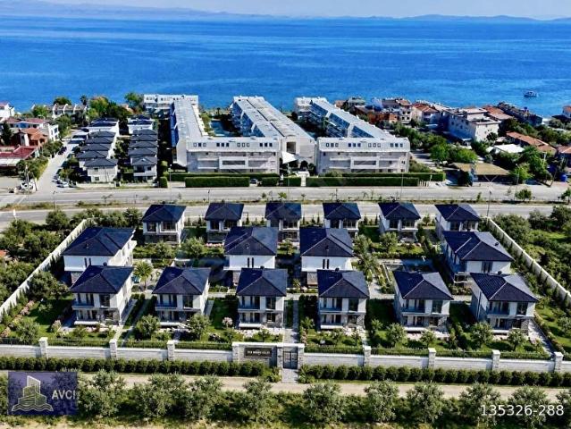 AVCIYALI ADATEPE DENİZE 100MT HAVUZLU 6,000M2 İÇİNDE 4+1 VİLLA