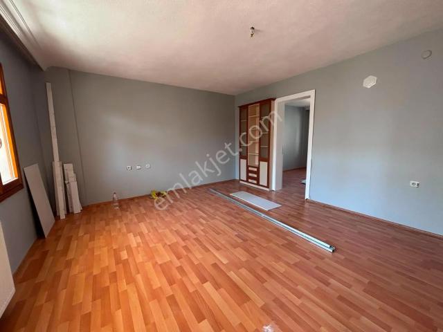 Çavdemden Metro Yakını Merkezi Konumda Kiralık 3+1 Daire