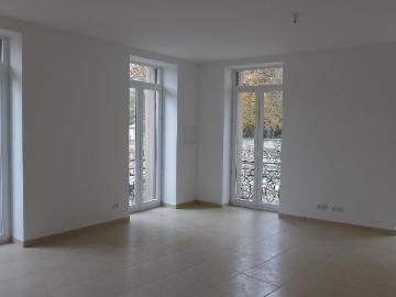 AVEZE Appartement T4 au 1er étage de 120.88m2